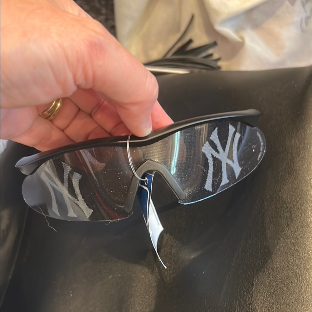 Yankee fan sunglasses Black and Clear Sports Sunglasses